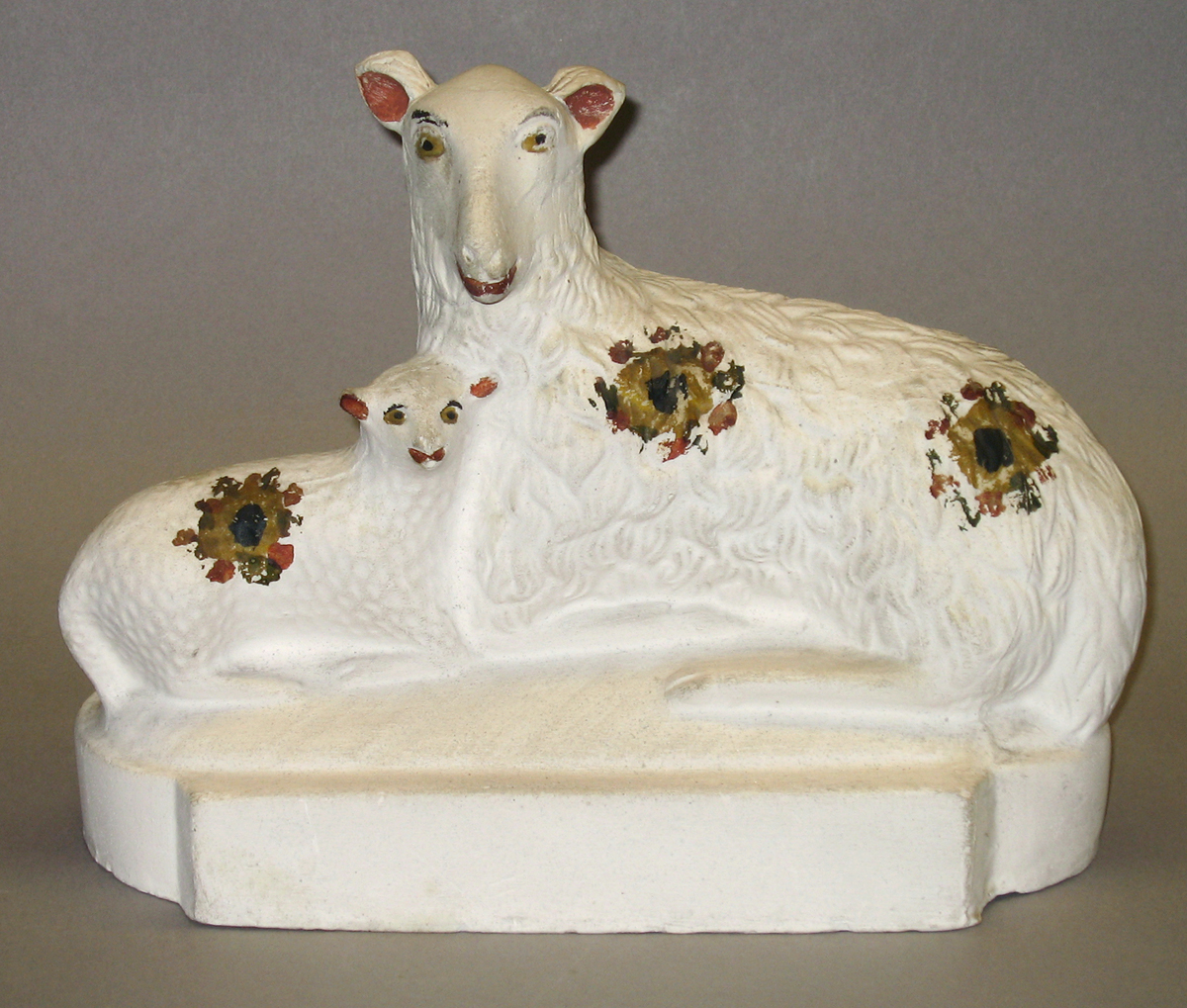 2000.0057.054 Chalkware sheep (ewe) and lamb