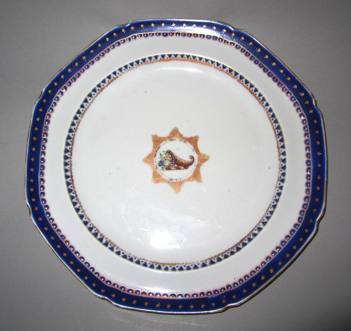 1965.0718.015 Porcelain plate