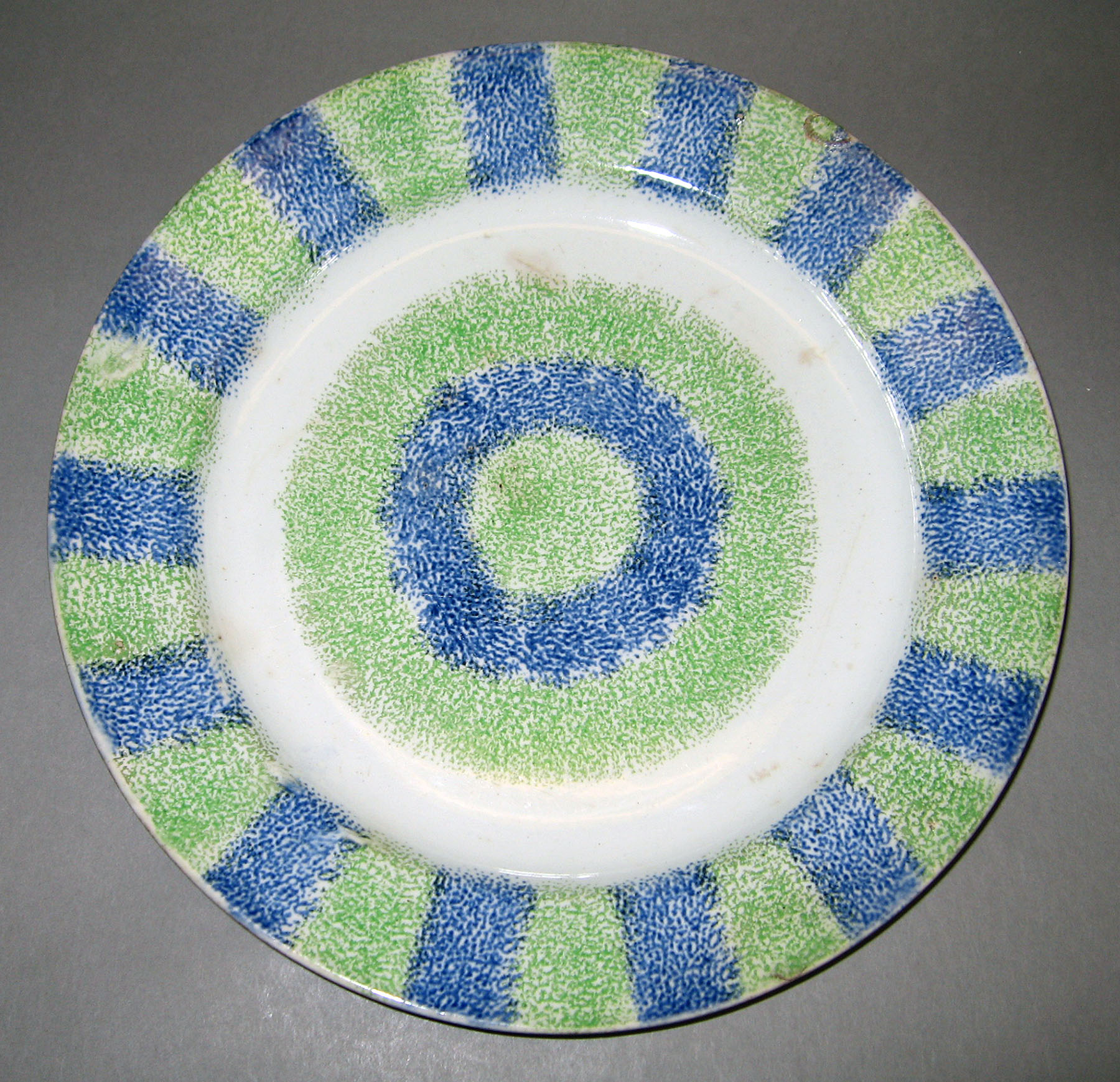 1965.0766.005 Spatterware plate