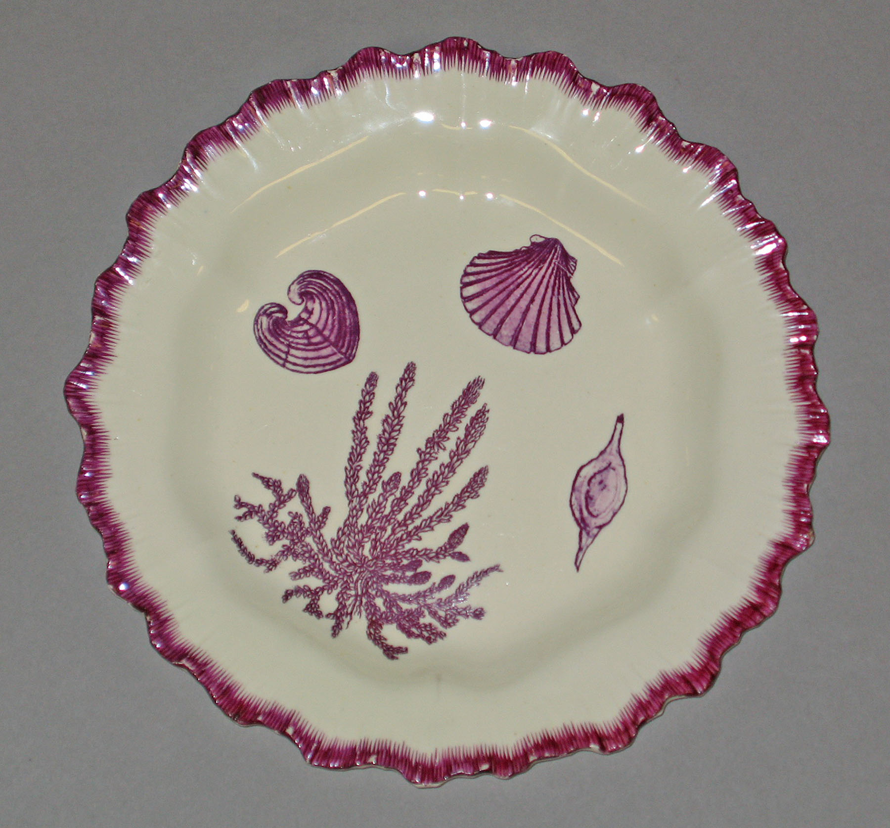 1964.0156.017 Creamware plate