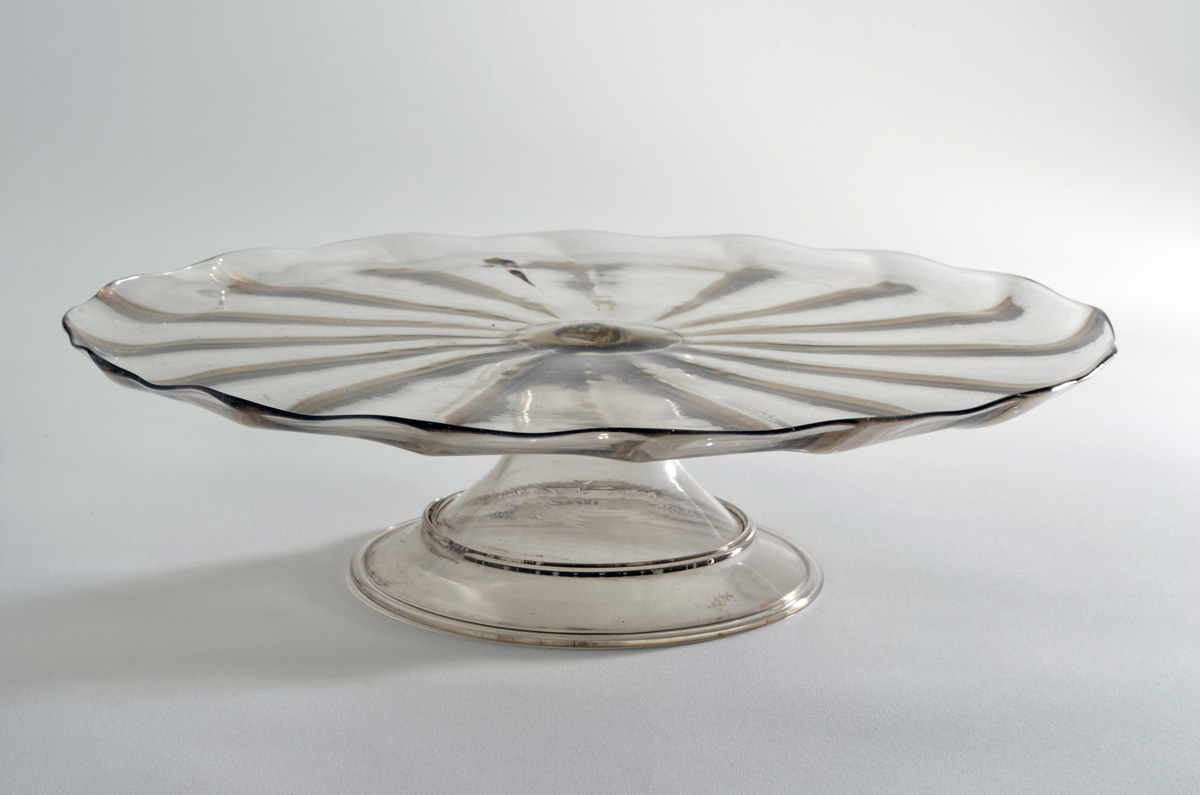 2010.0002 Glass tazza or stand