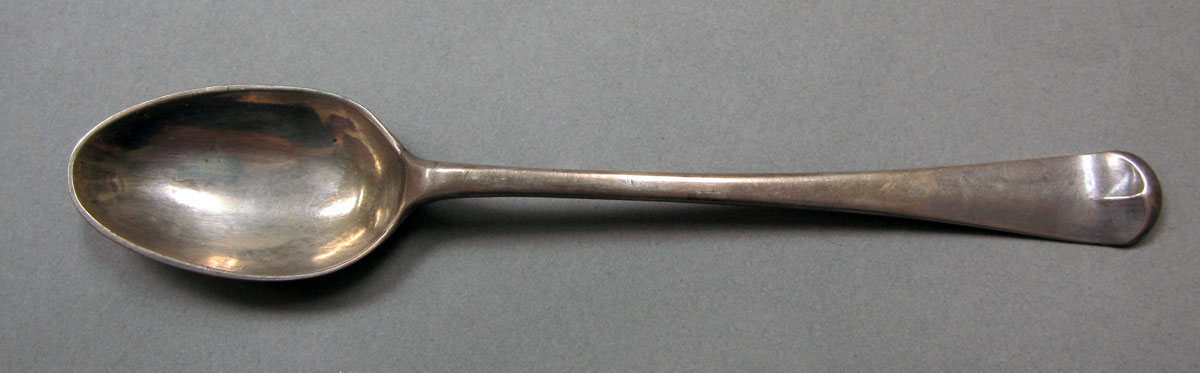 1962.0240.375 Silver spoon upper surface