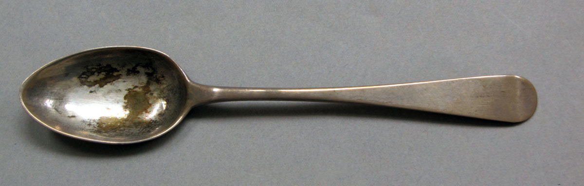 1962.0240.404 Silver spoon upper surface