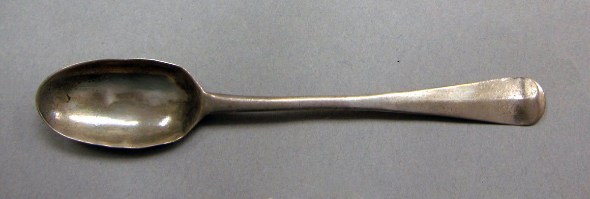 1962.0240.343 Silver spoon upper surface