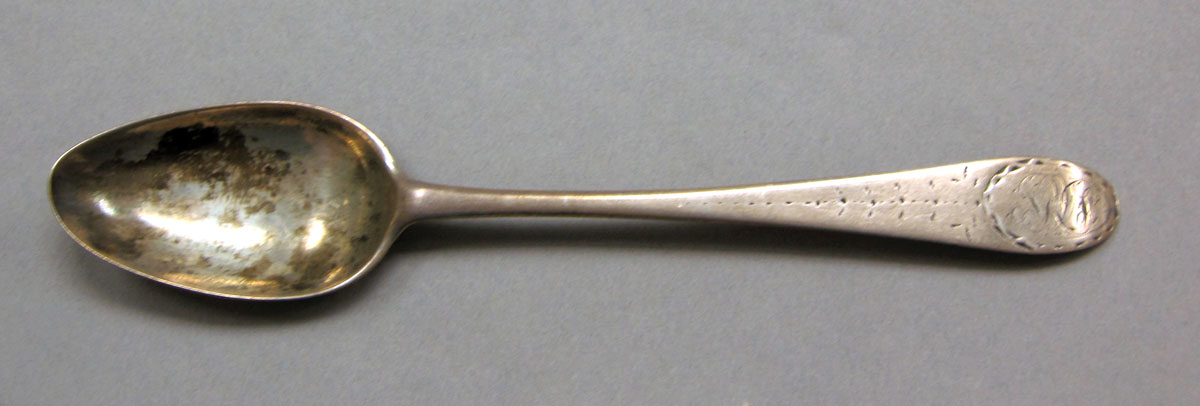 1962.0240.350 Silver spoon upper surface
