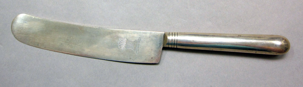 1962.0240.511 Silver knife upper surface