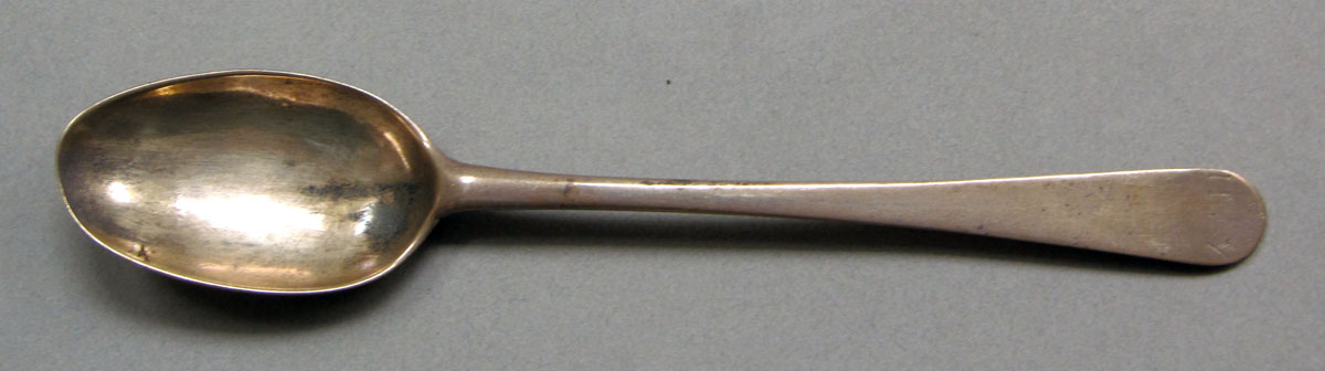1962.0240.581 Silver spoon upper surface