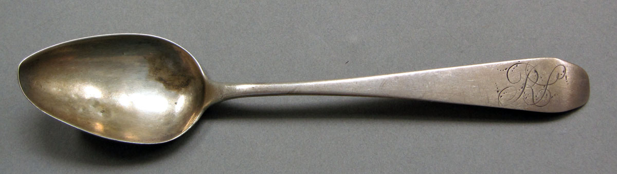 1962.0240.589 Silver spoon upper surface