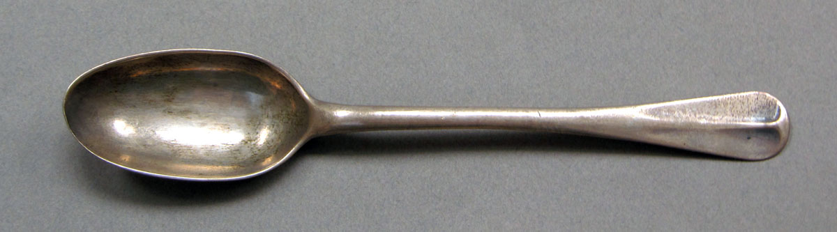 1962.0240.611 Silver spoon upper surface