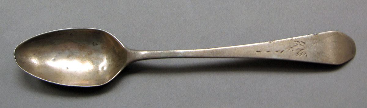 1962.0240.650 Silver spoon upper surface