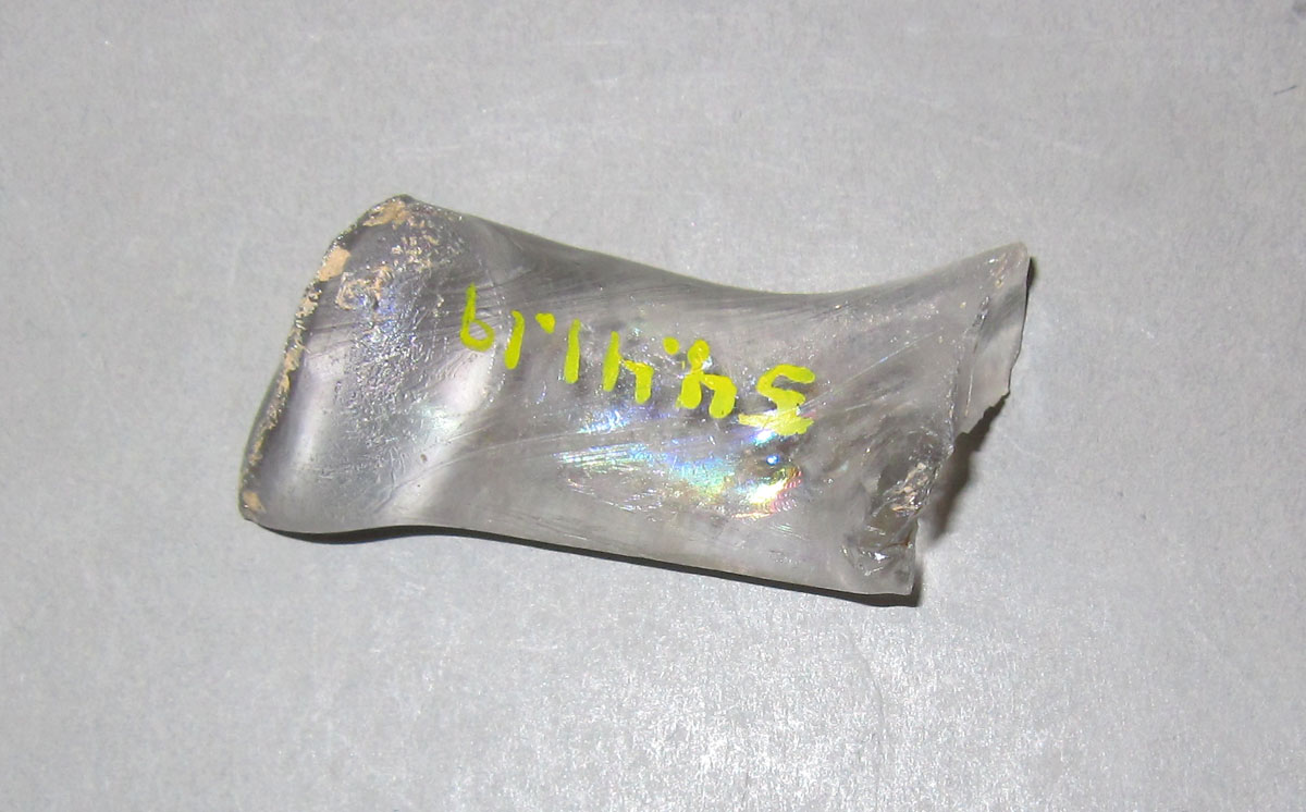 1954.0041.019 Glass fragment
