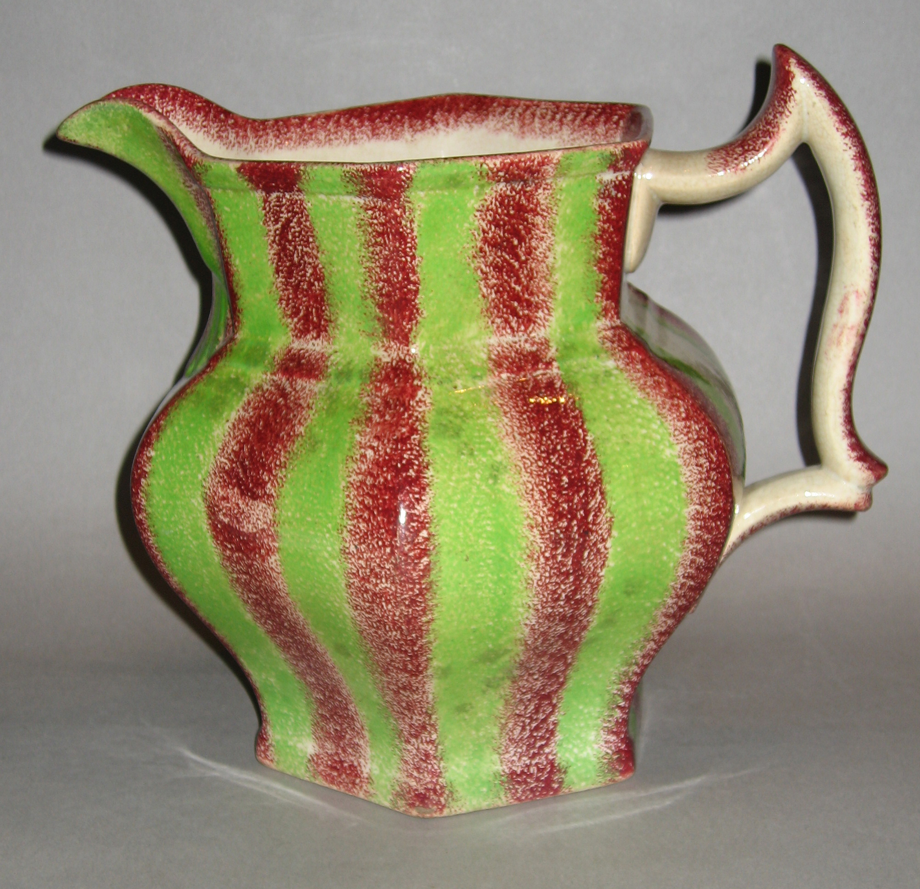 1965.0772.002 Spatterware jug