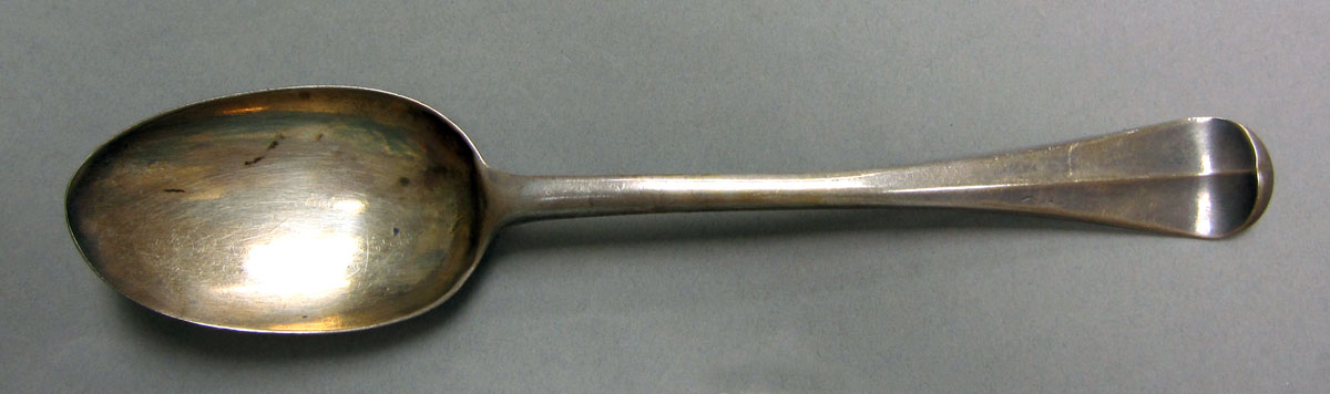 1962.0240.1204 Silver spoon upper surface