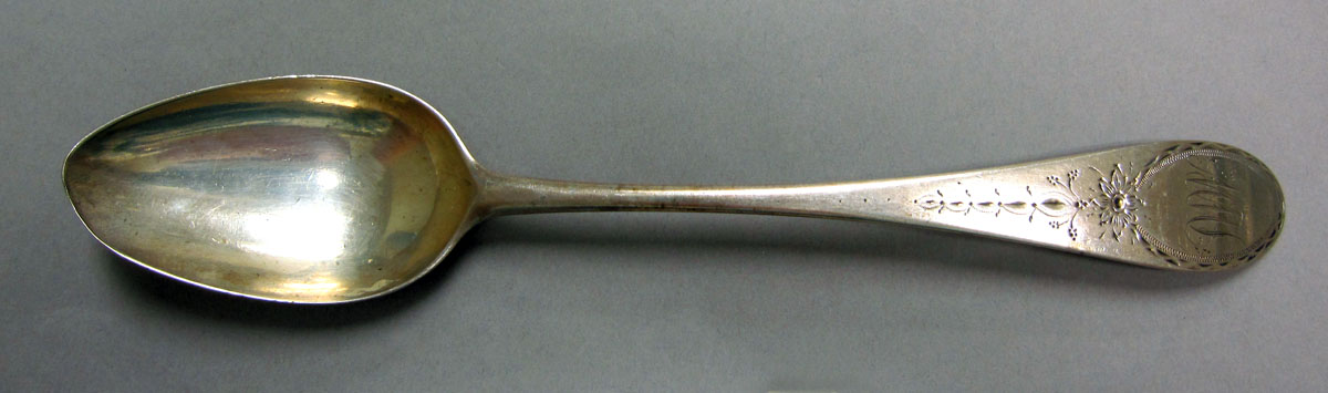 1962.0240.1207.001 Silver spoon upper surface