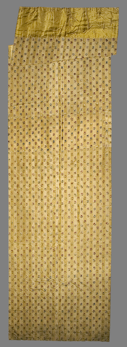 Textiles (Furnishing) - Window hanging