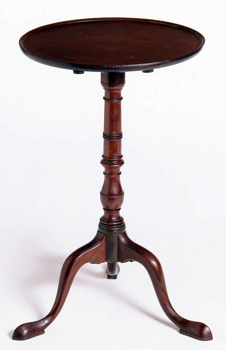 1957.0128.002 Candlestand