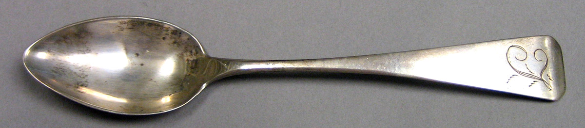 1969.0128 Spoon upper surface