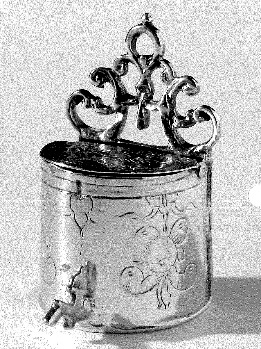 1955.0136.071 Miniature Wall Lavabo (bw)