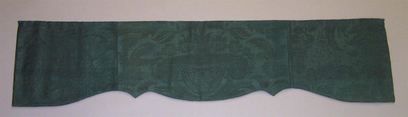 1966.1231 c Window hanging, valance
