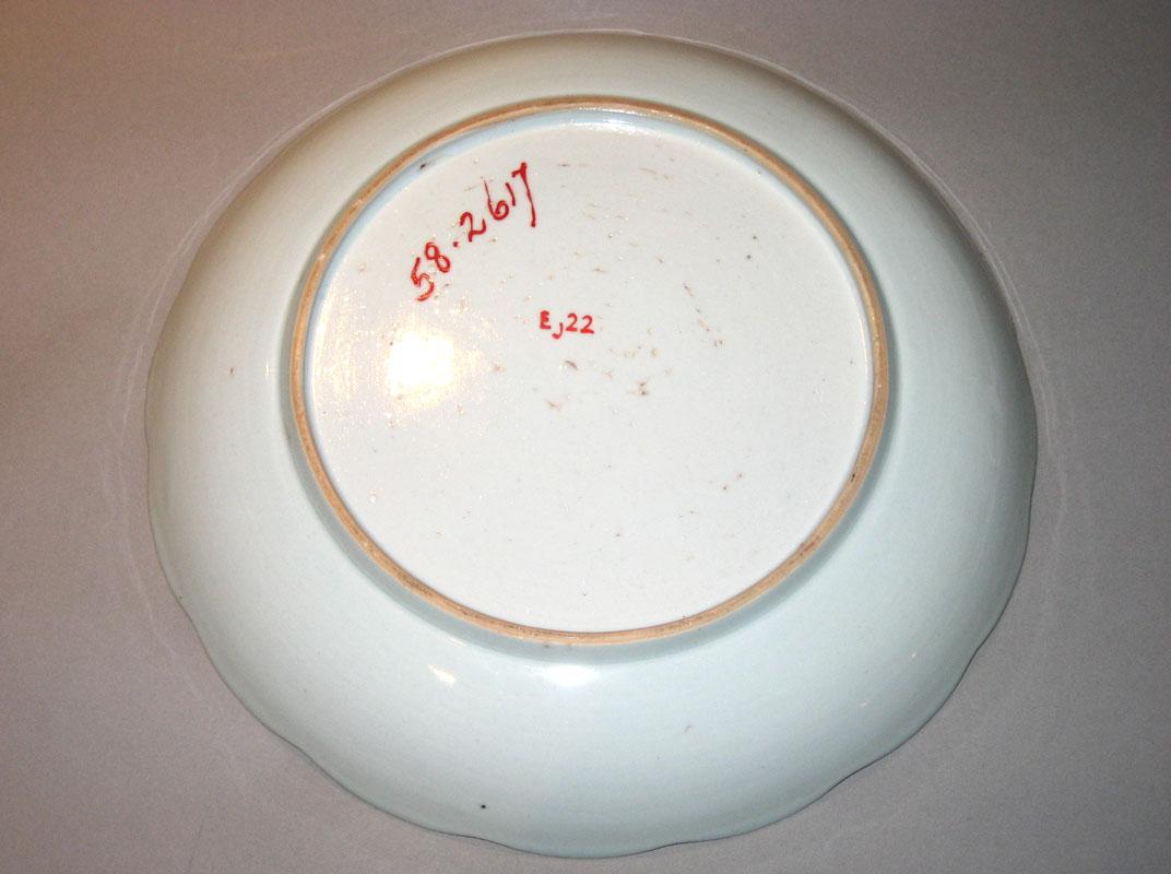 1958.2617 Bowl underside