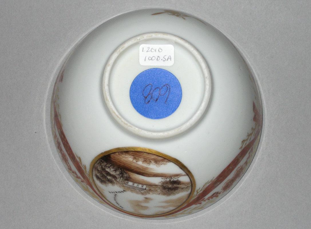 2012.0040.005 A Teabowl, underside