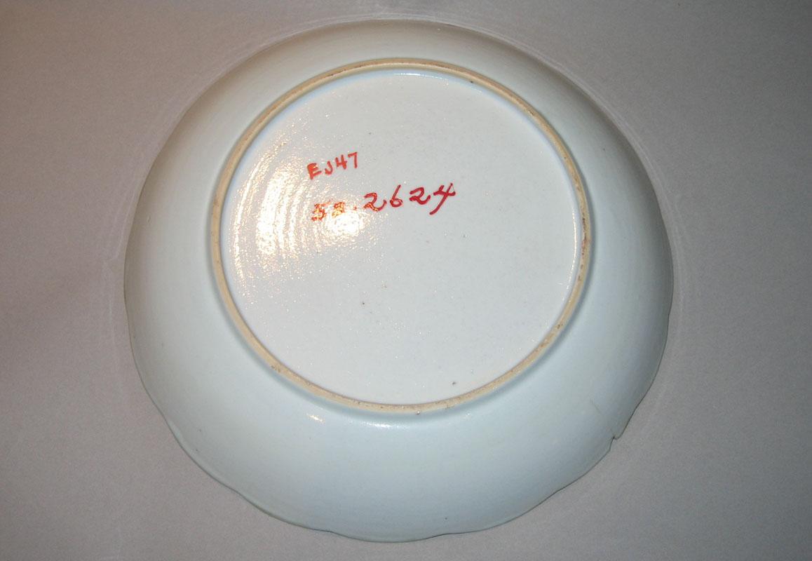 1958.2624 Bowl underside