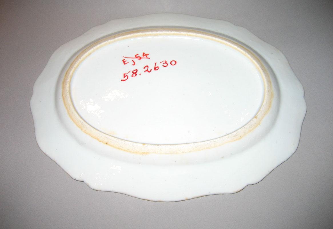 1958.2630 Platter underside