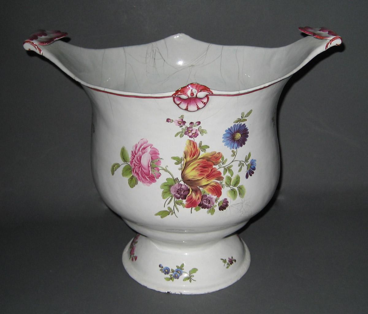 1958.2665.001 Cachepot