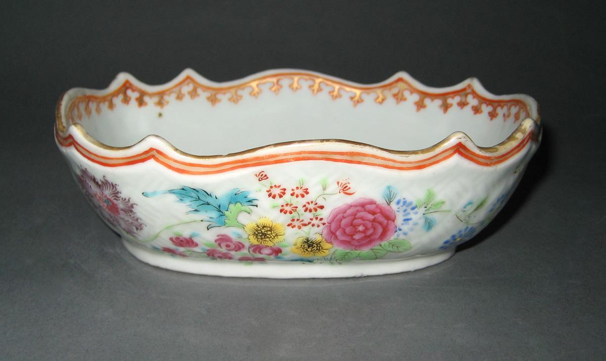 1958.2679 Dish view 1