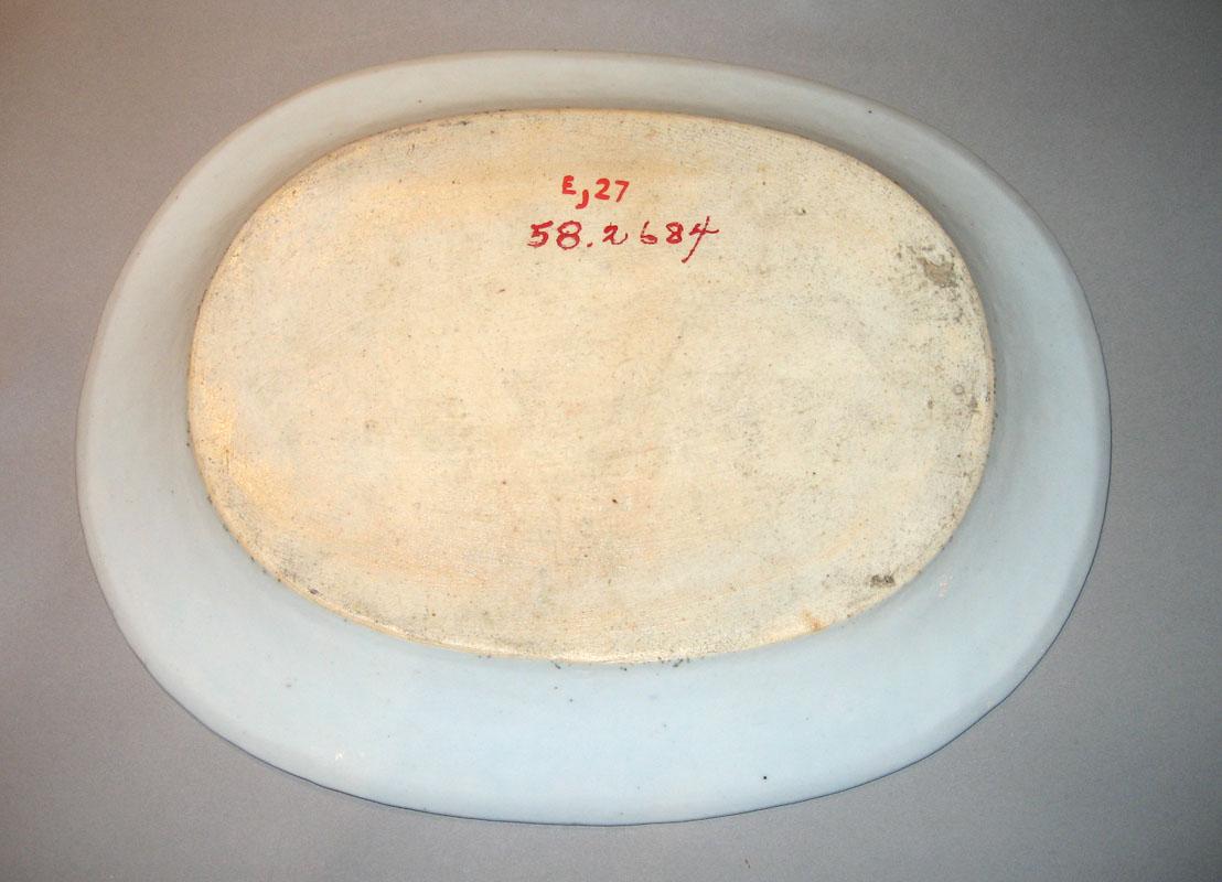 1958.2684 Platter underside