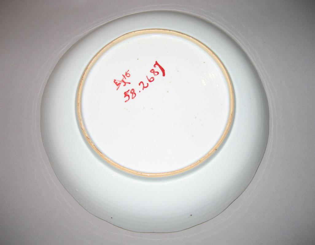 1958.2687 Bowl underside