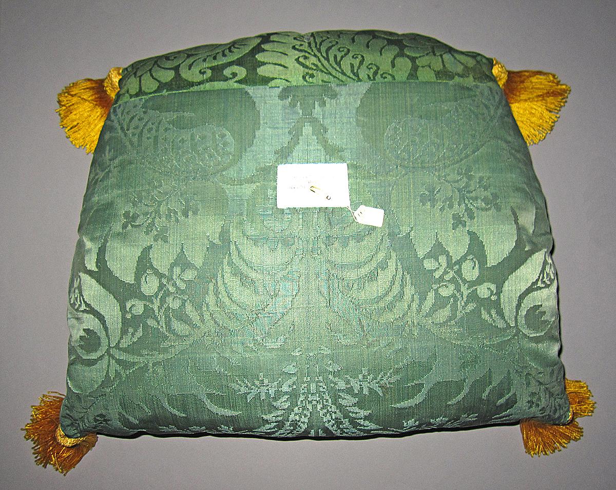 2010.0503 Cushion, view 2