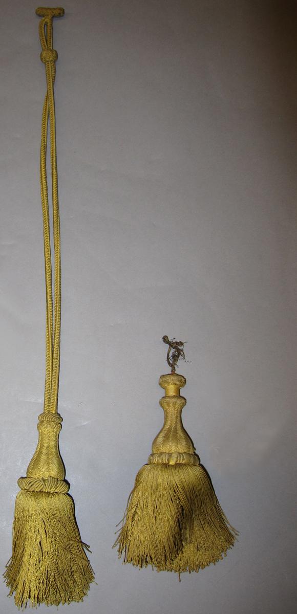 1969.5565 to .5566 tieback and tassel