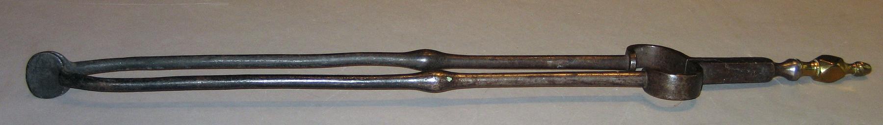 1958.2740 Tongs