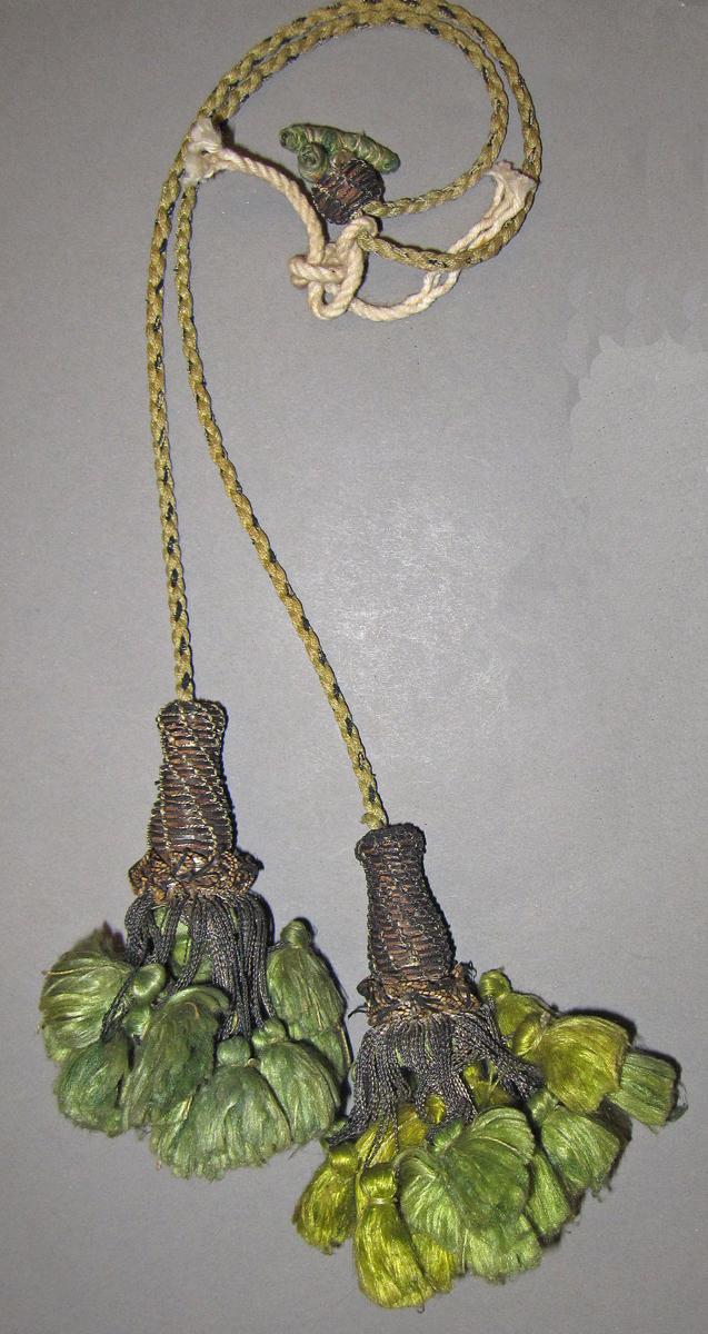 2010.0617 tassels