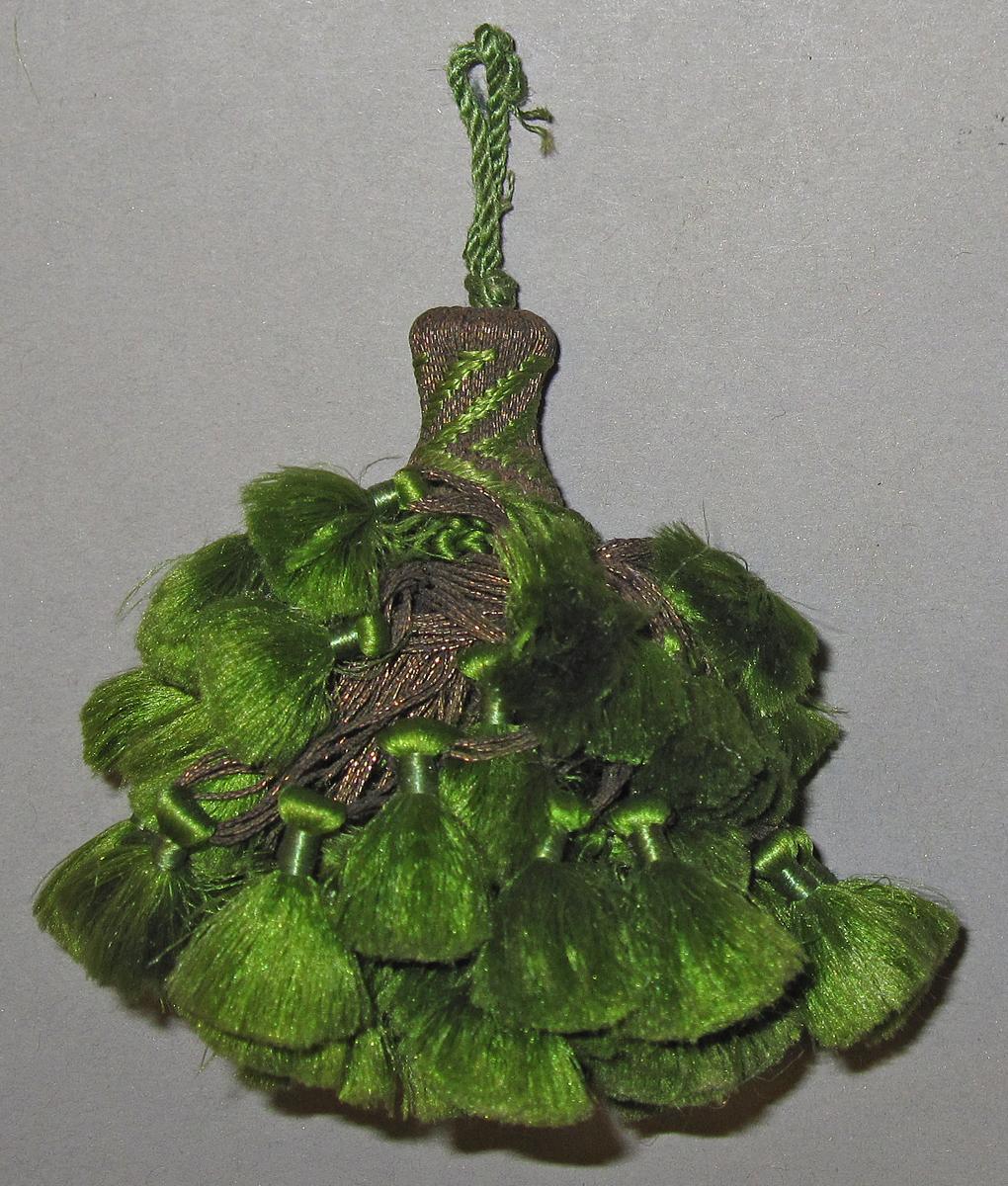 2010.0624 tassel