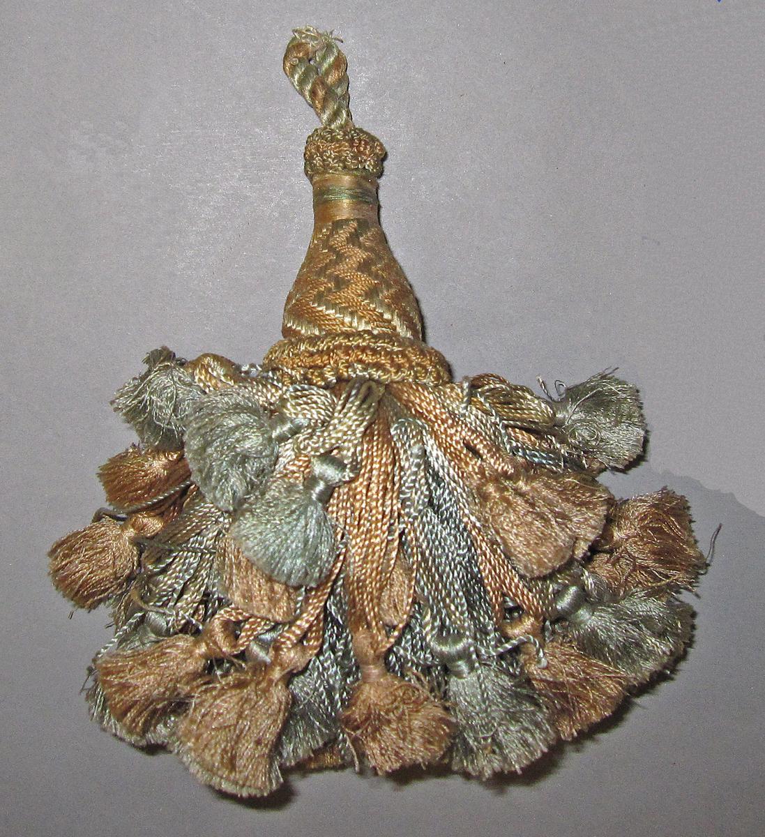 2010.0651 tassel