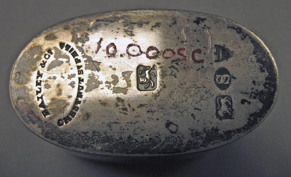 2010.0005 C Silver Flask underside