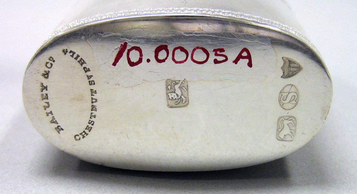 2010.0005 A Silver Flask underside
