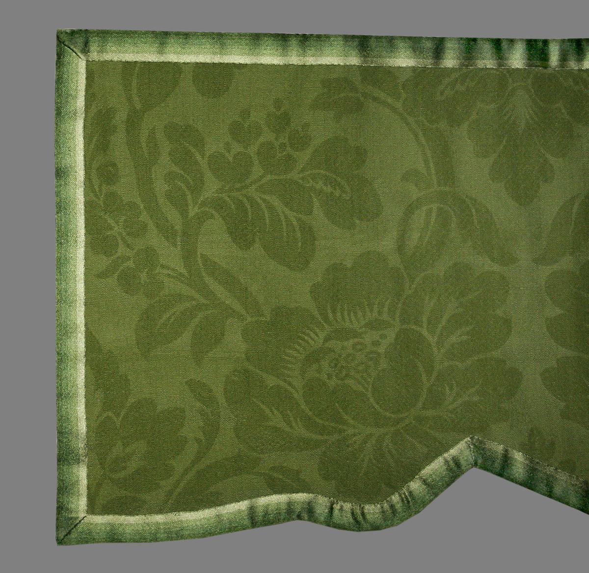 1976.0521 I Bed Hanging, Valance, Edge Detail