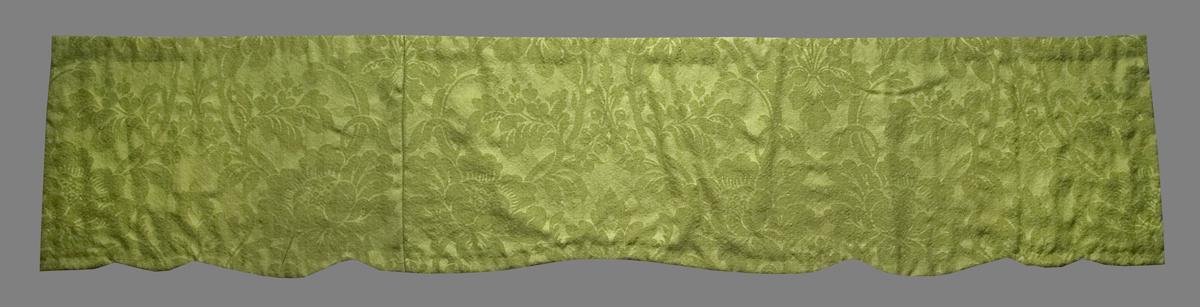 1976.0521 L Bed Hanging, Base Valance