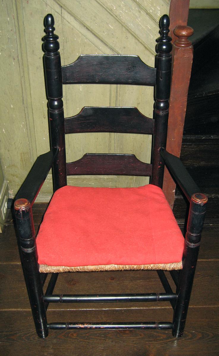 1978.0110 chair with cushion 2010.0666 view 2