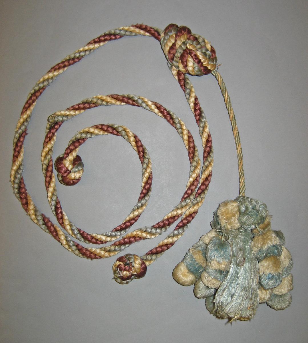 1969.5570 Window hanging, Tieback