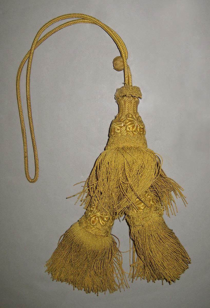 2010.0676.002 Tassels