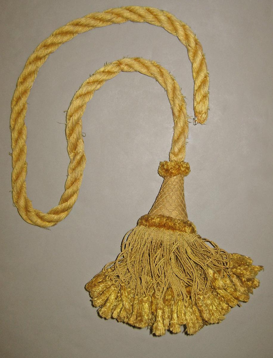 1969.5580.005-.018  Window hanging
