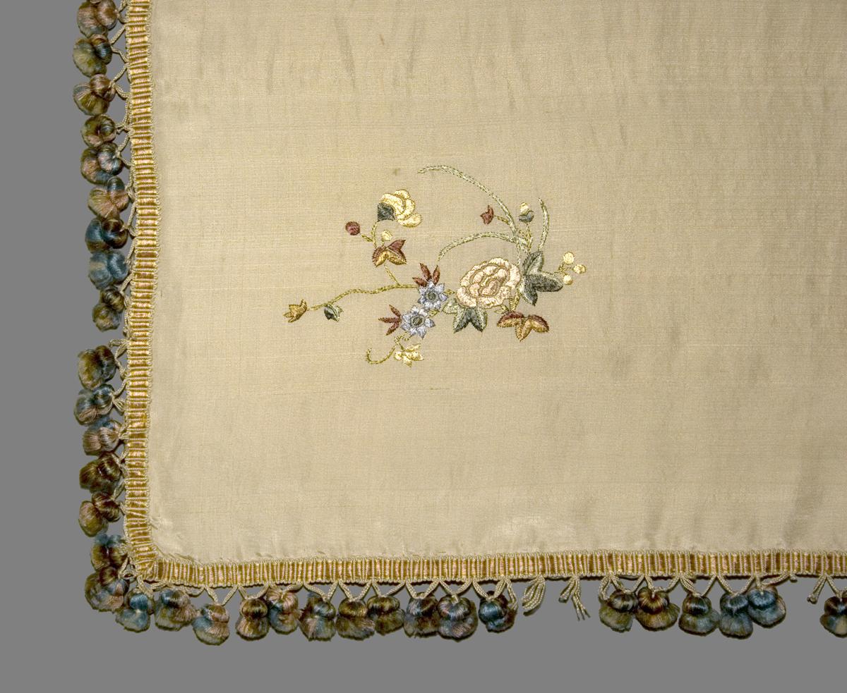 1969.1437 B Window Hanging, Side Curtain, Edge Detail