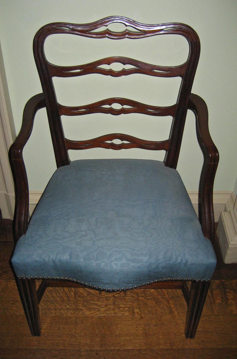 1958.2767.002 arm chair view 2