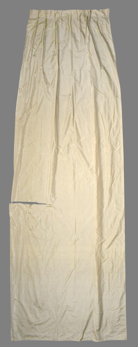 1957.1345.003 AA Window Hanging, Side Curtain
