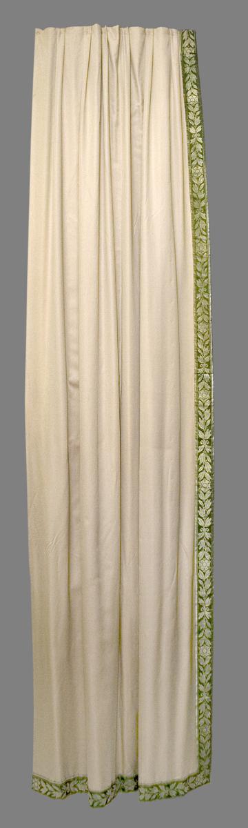 1957.1345.005 BB Window Hanging, Side Curtain