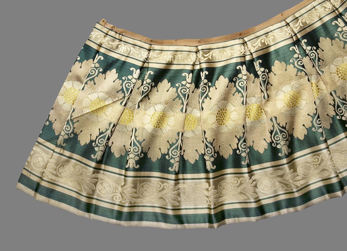 1957.1345.005 C Door Hanging, Valance, Edge Detail